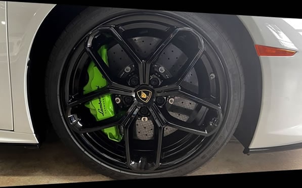 Lamborghini Huracan EVO Spyder Rental wheels