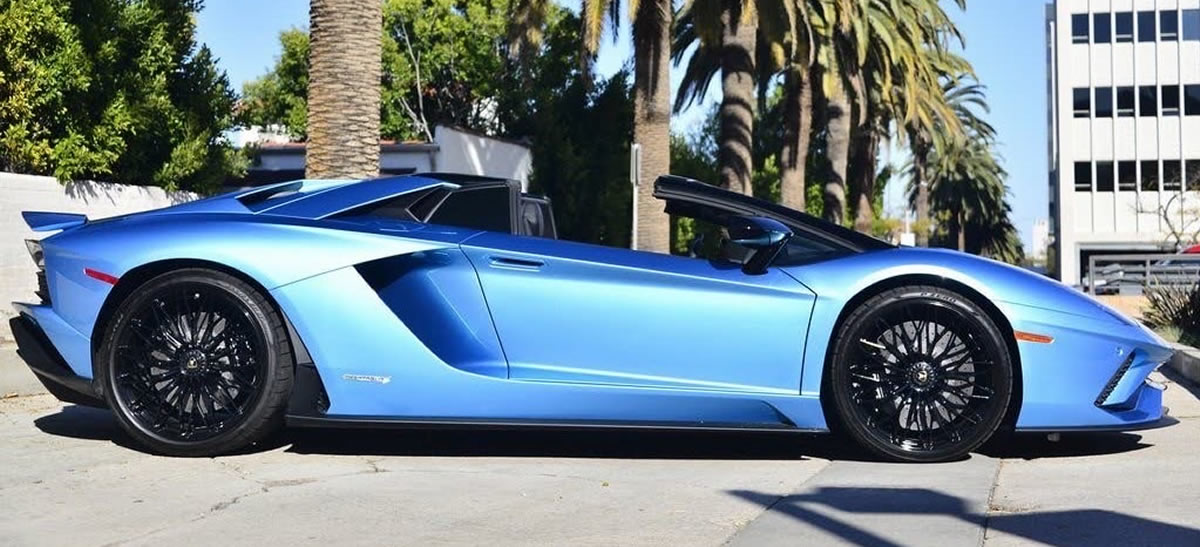 Aventador Roadster rental in LA